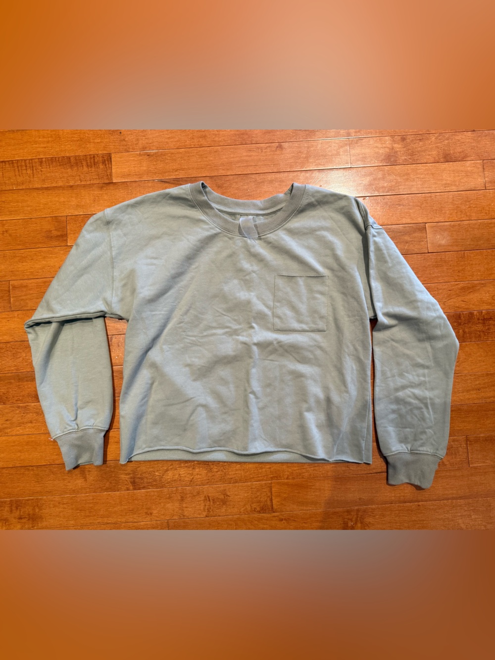 Aura Women's Cropped Crewneck Sweatshirt in Sage